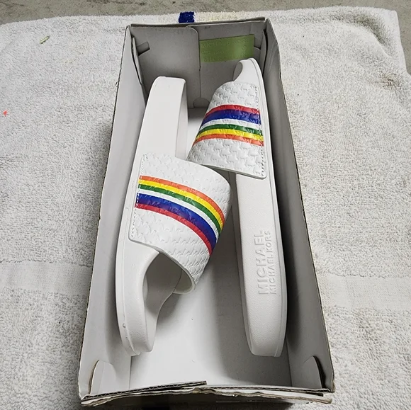 MICHAEL Michael Kors Women's White Gilmore Slides Pool Shoes slippers sandals - Picture 2 of 6